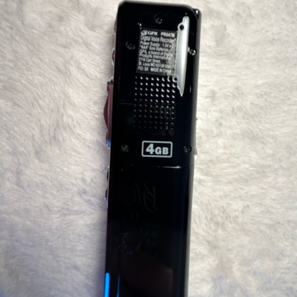 New GPX Black Digital Voice Recorder with 4GB Storage - Picture 7 of 8